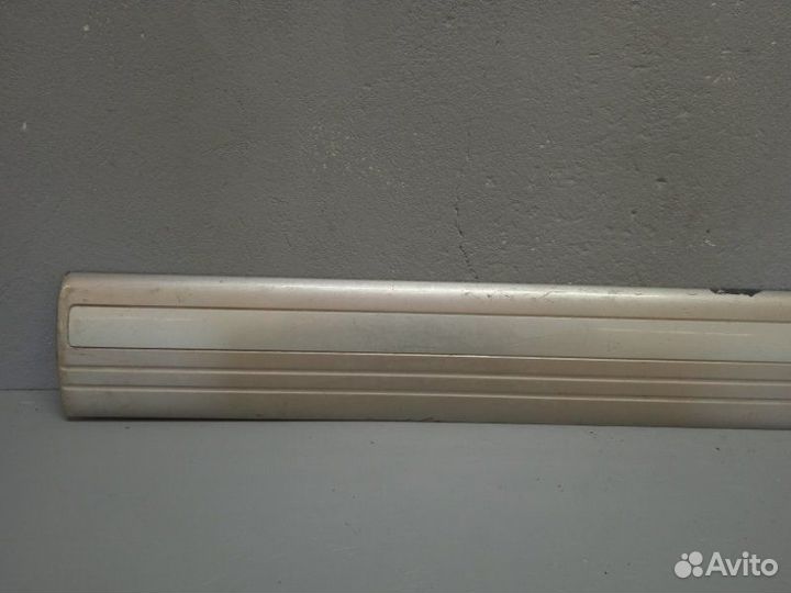 Накладка двери передняя правая Toyota Land Cruiser