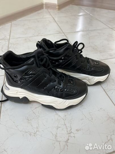 Кроссовки женские 36 размер