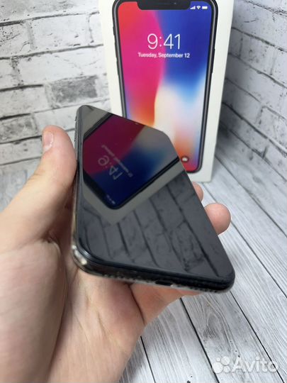 iPhone X, 64 ГБ