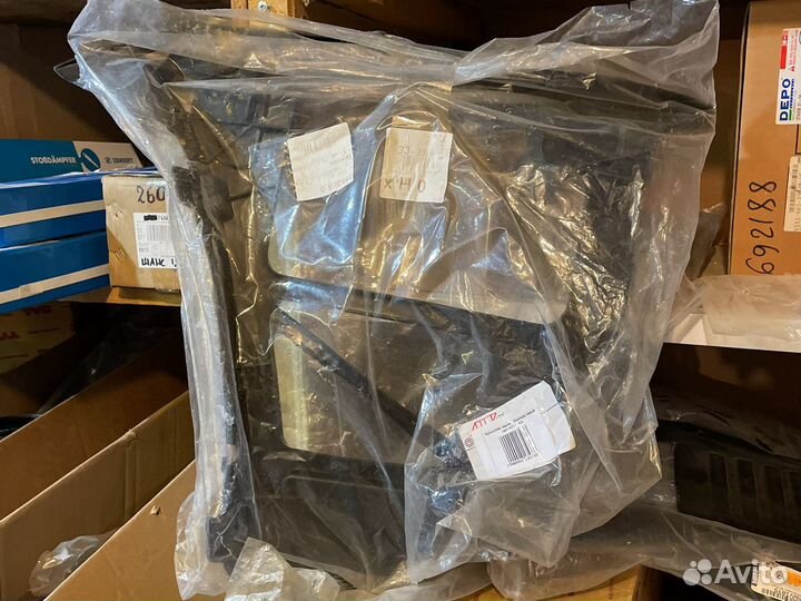 Кронштейн заднего бампера L ford 1 549 588