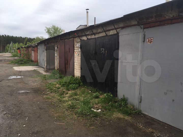 Гараж, > 30 м²