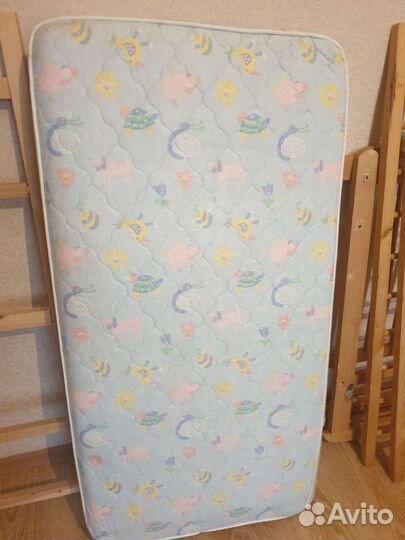 Кроватка детская с матрасом
