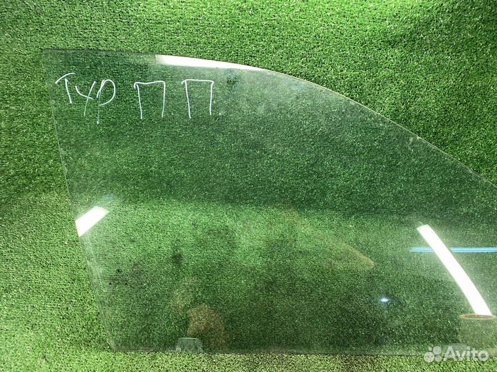 Стекло переднее правое Skoda Octavia tour