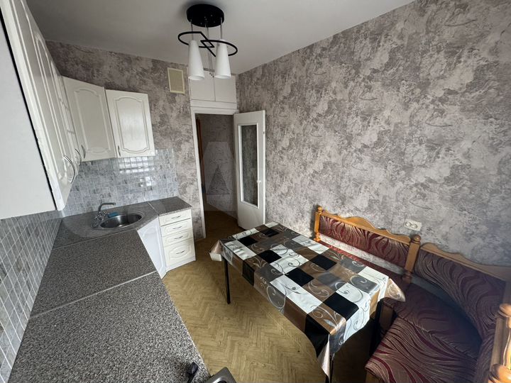 2-к. квартира, 54 м², 4/9 эт.