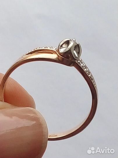 Золотое кольцо с бриллиантами