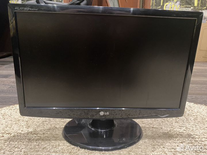 Монитор LG 22