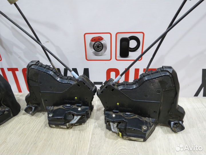 Замок двери Toyota Corolla 150