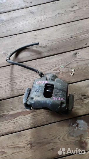 Передние суппорта Mazda demio DY