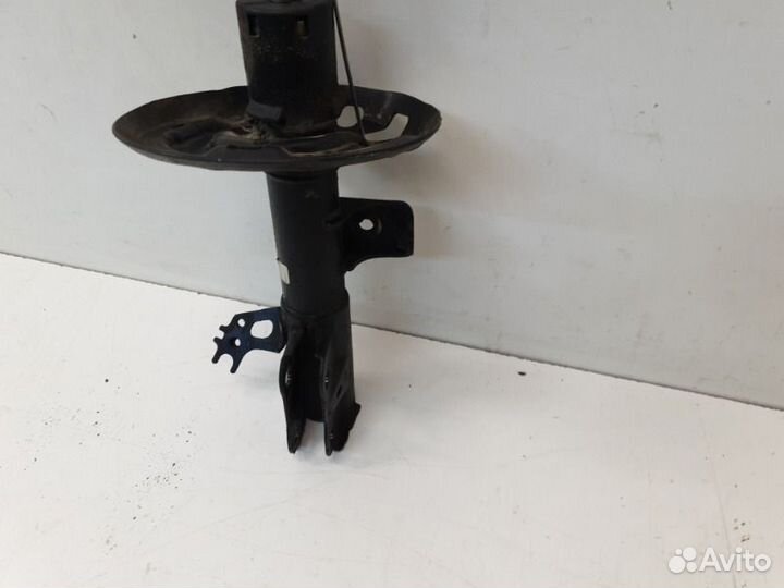 Амортизатор передний левый Toyota Camry V70 2018