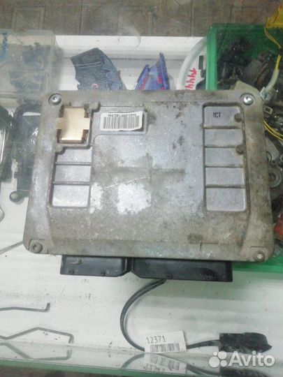 Блок управления двигателем Skoda Octavia A5 BLF