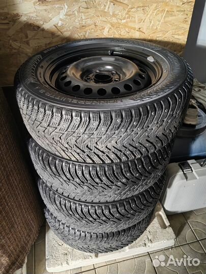 Nokian Tyres Hakkapeliitta 8 205/65 R16 99T