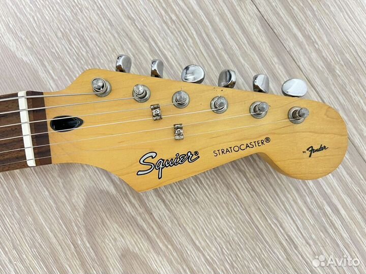 Электрогитара squier by fender stratocaster