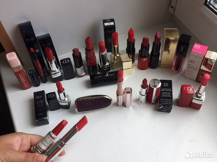 Яркие помады lux