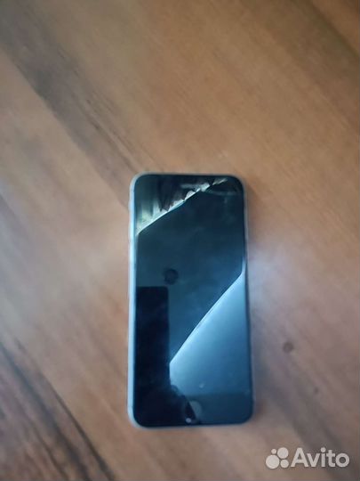 Телефон iPhone 6s