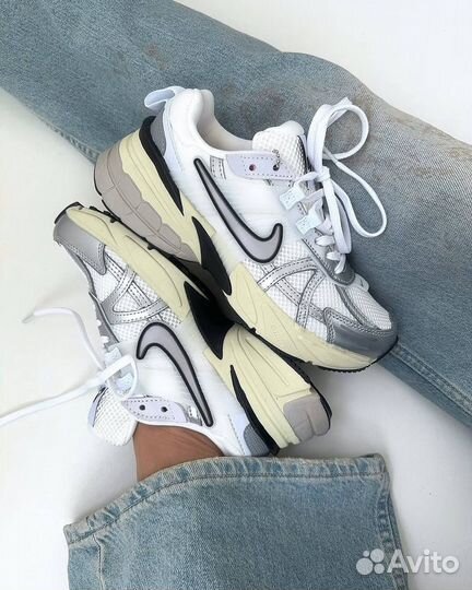 Кроссовки женские Nike