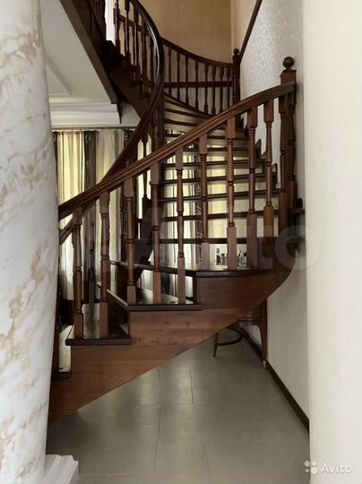 Дом 328,3 м² на участке 18 сот.