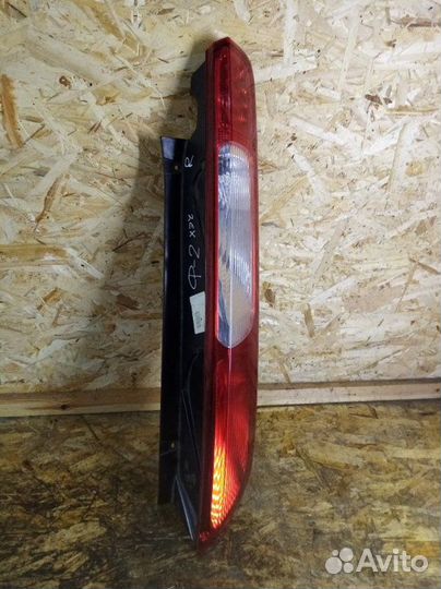 Фонарь заднего хода задний правый Ford Focus 2