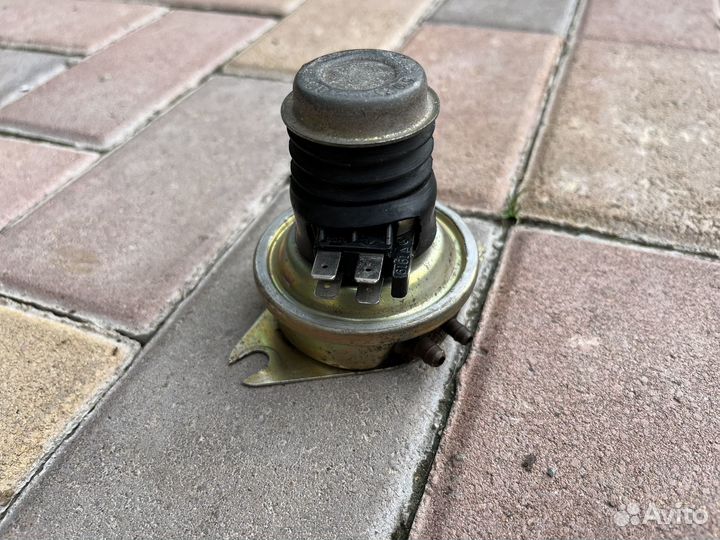 Ножная кнопка/помпа омывателя Ваз 2101-03