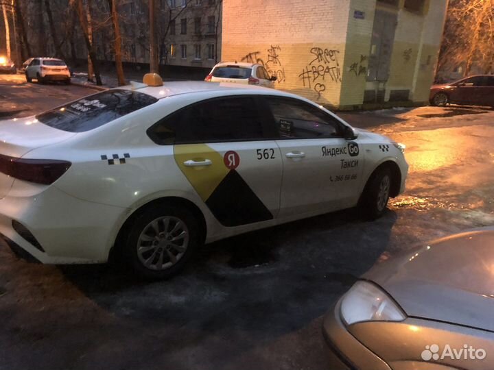 Водитель с личным автомобилем