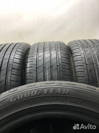 Goodyear EfficientGrip Performance 235/45 R18 94V