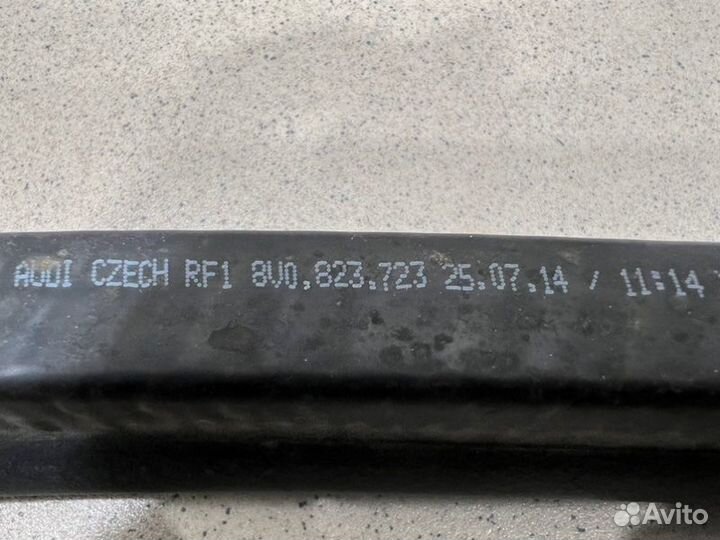 Уплотнитель капота Audi A3 8V czca 2014