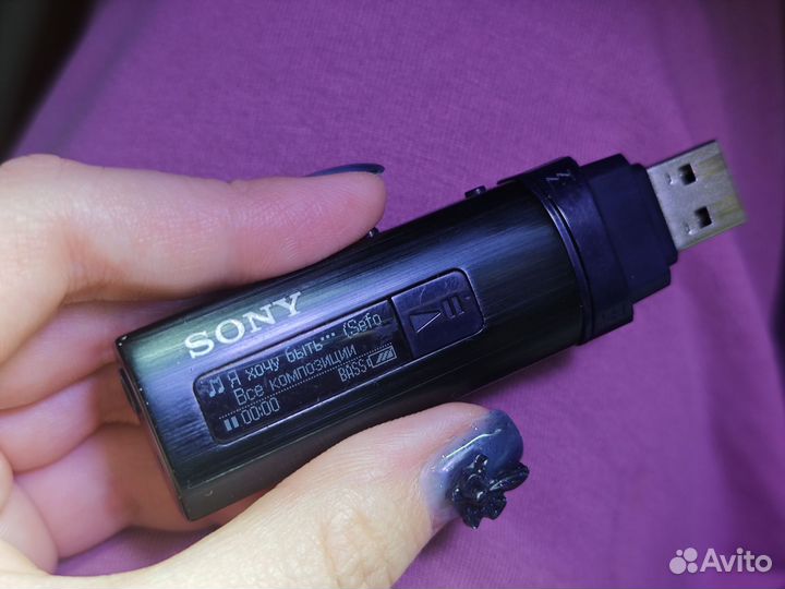 Sony MP3-плеер NWZ-B183F 2012 год оригинал