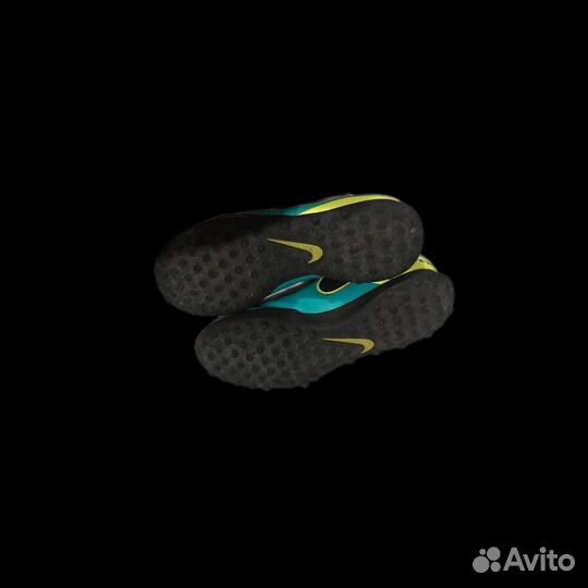 Кроссовки для футбола