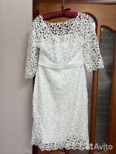 Шикарное кружевное платье