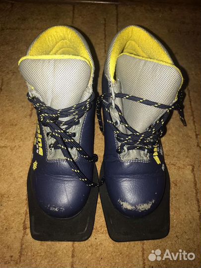Лыжные ботинки