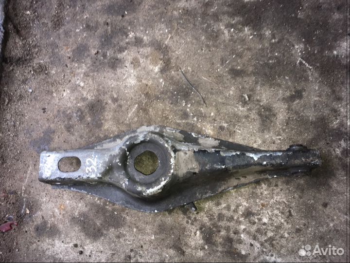 Рычаг задний правый лодочка Peugeot 406 Пежо 406