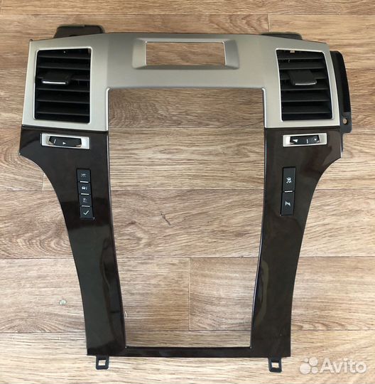 Рамка аудиосистемы Cadillac Escalade новая