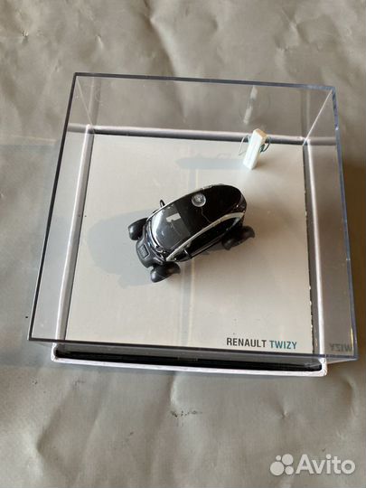 Модель Рено Renault Twizi и Рено Renault Duster