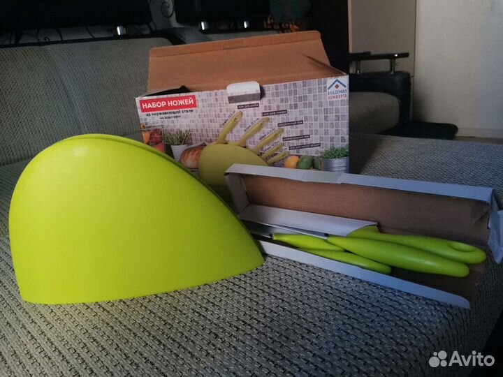 Набор кухонных ножей с подставкой