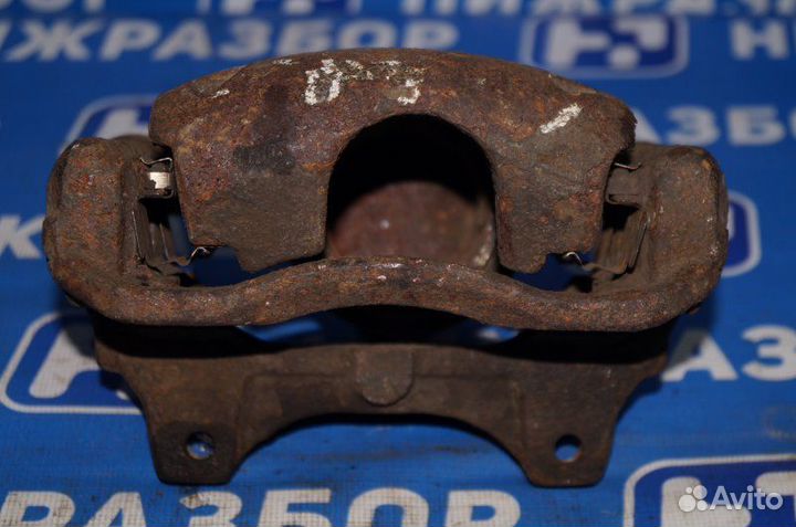 Суппорт передний правый Fiat Albea