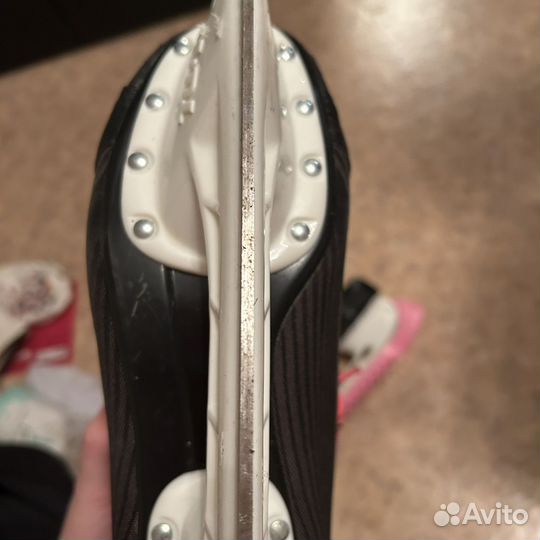 Хоккейные коньки bauer