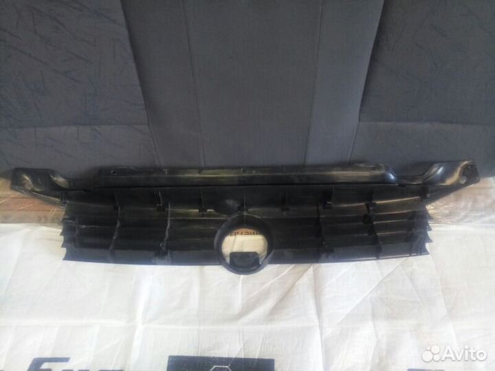 Решетка радиатора Volkswagen Transporter T4