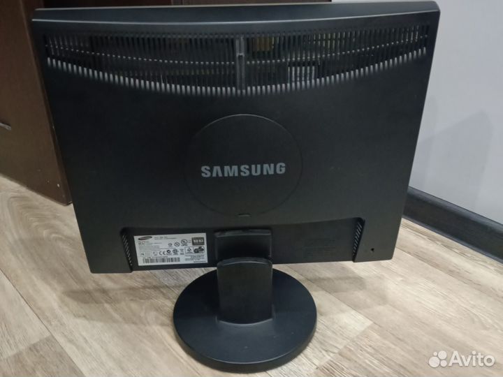 Монитор samsung 19 дюймов 943n