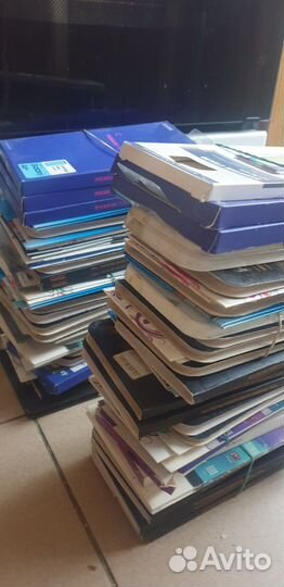 Защитные стекла, чехлы и аккумулятор