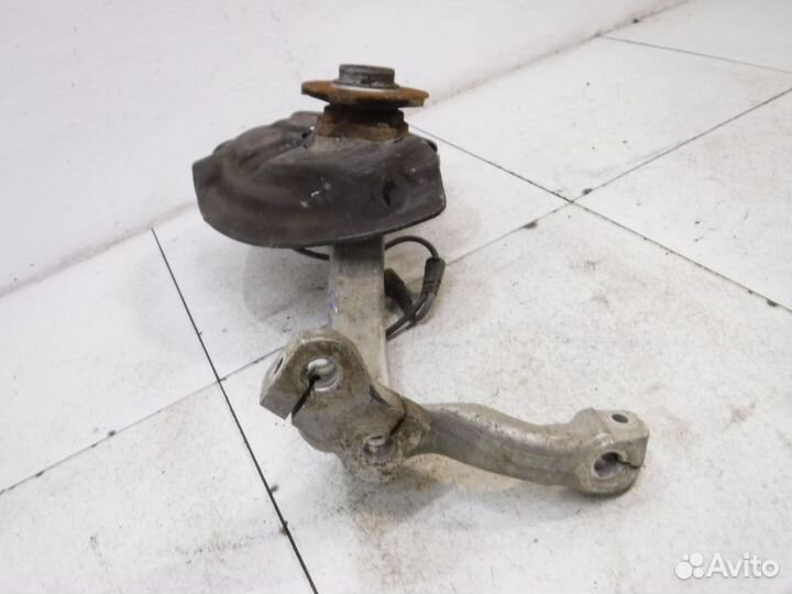 Кулак передний правый 4F0407254E