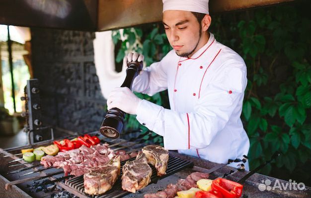 Повар на гриль
