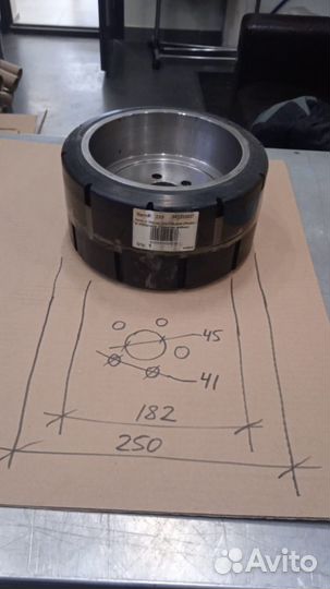 Колесо заднее CPD15S mini (Резина, ступичное отвер