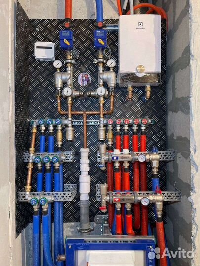 Монтаж сантехники водоснабжения в новостройке