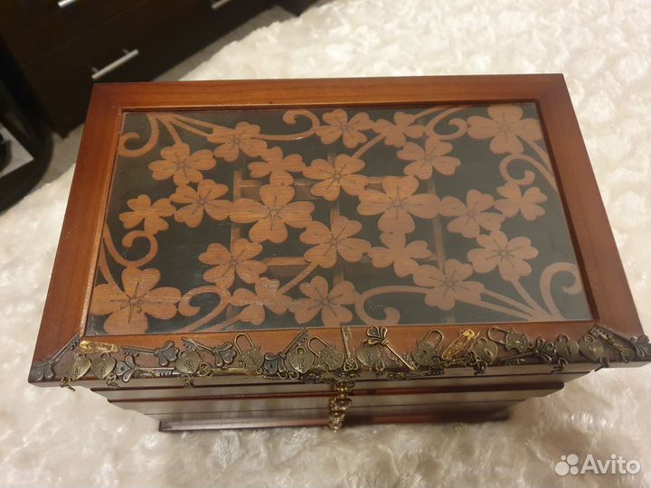 Шкатулка для украшений дерево