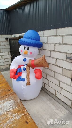 Надувная фигура снеговик