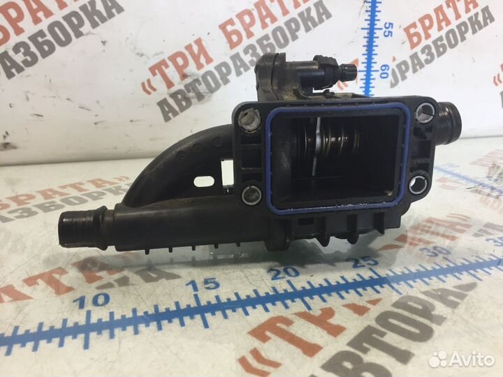 Пежо 308 Корпус термостата