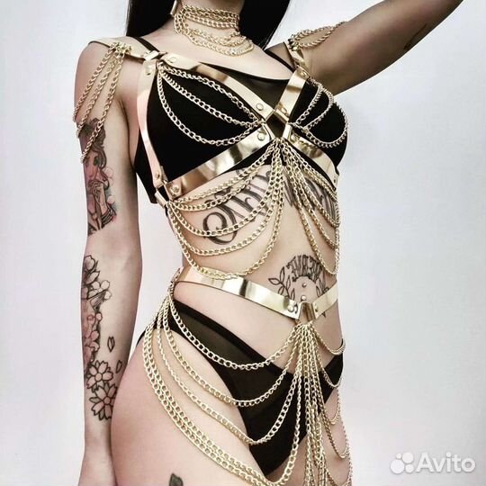 Золотой костюм портупея с цепочкой юбка с цепью дл