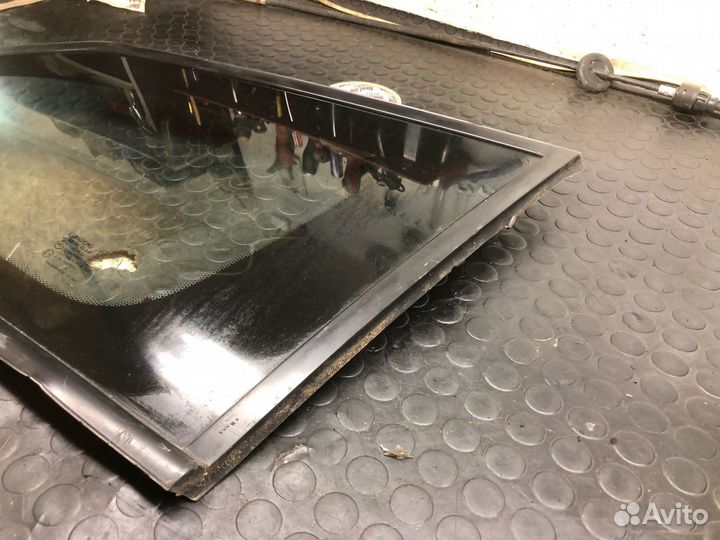 Стекло заднее глухое правое SsangYong Kyron