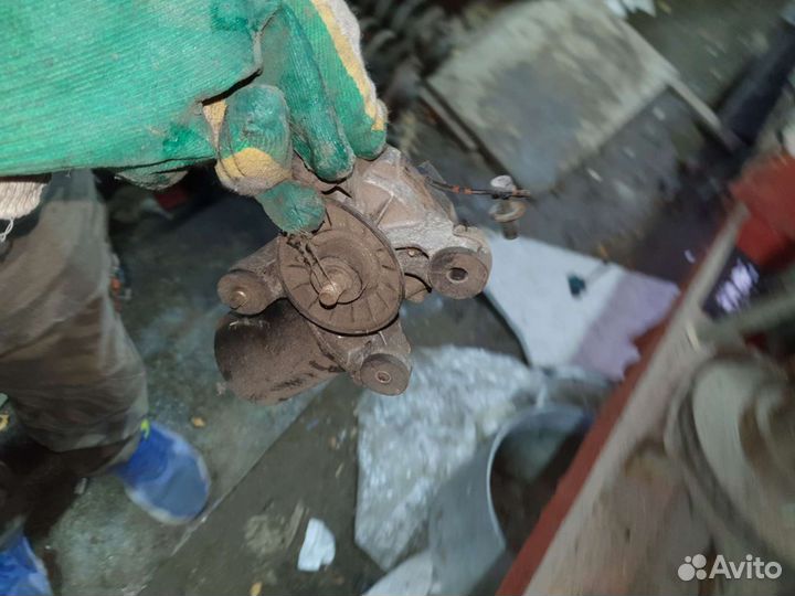 Моторчик дворников на мазду 626 2001г