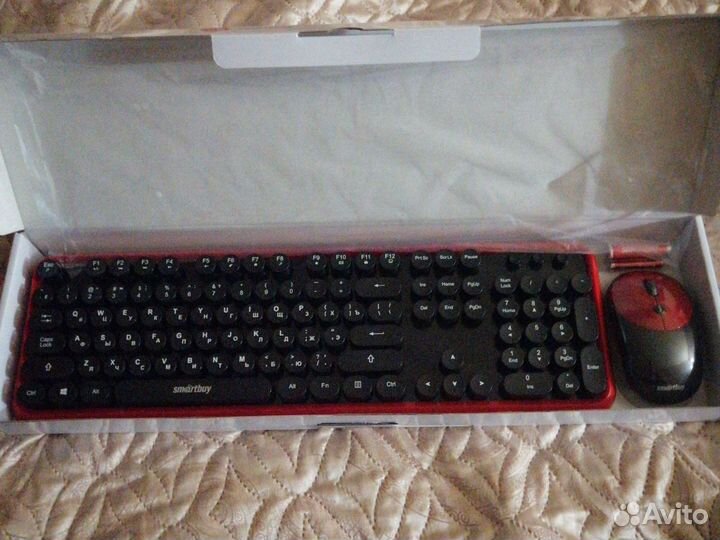 Беспроводная клавиатура и мышь