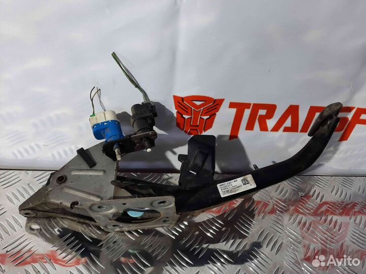 Педаль тормоза Ford Focus 2